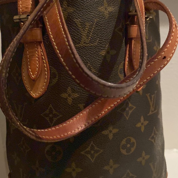 Louis Vuitton Bucket Bag - Picture 8 of 13
